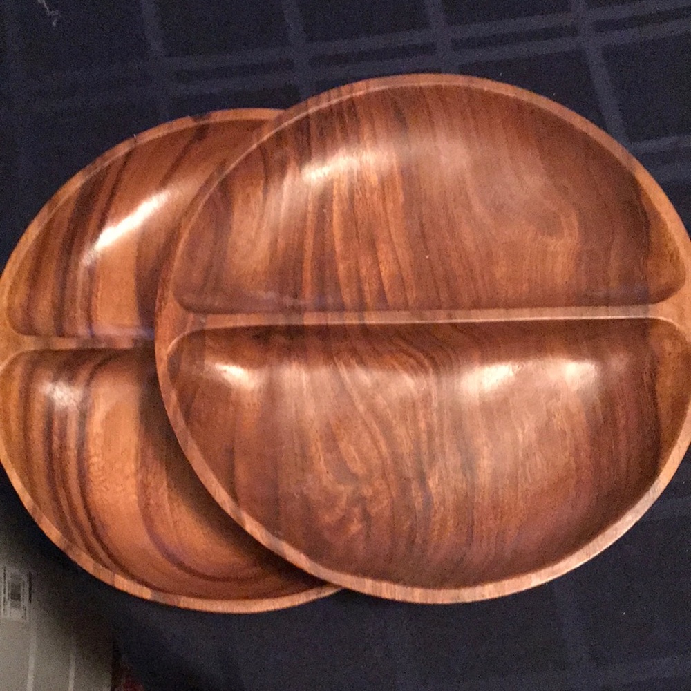 Set of 2 Acacia wood serving dishes